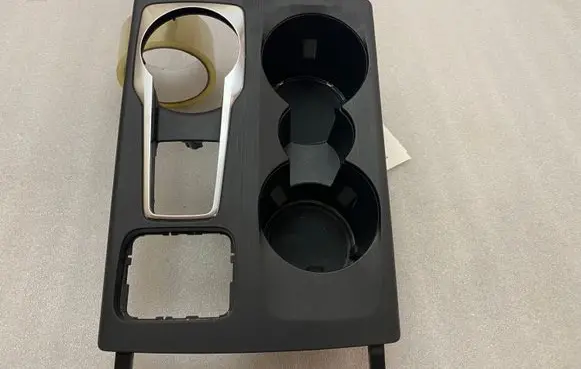 Cup holder front