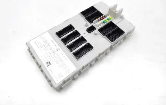 BMW 1 F20 F21 Central body control module 6843901 6135684390102