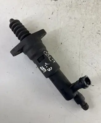 Clutch slave cylinder