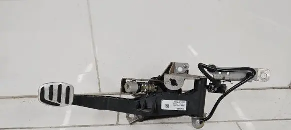 Volvo V40 Clutch pedal 31400921 15044