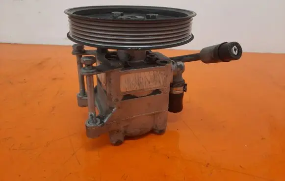 BMW 3 E46 Power steering pump 3242-1247891