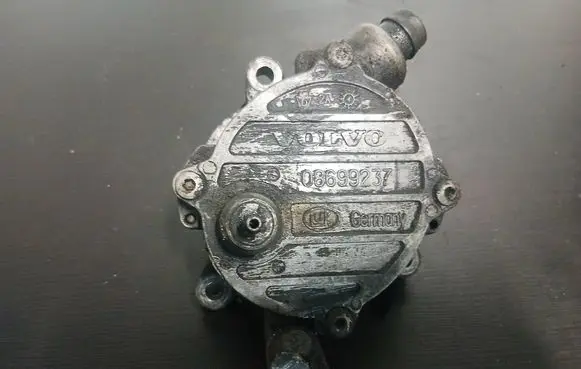 Volvo XC90 Vacuum pump 08699237