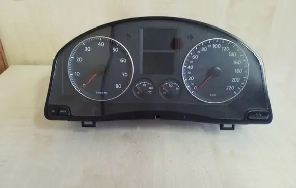 Volkswagen Golf V Speedometer (instrument cluster) 1K0920850P
