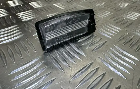 Nissan X-Trail T32 Number plate light 6241