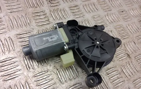 Cupra Formentor Front door window regulator motor 5q0959801c