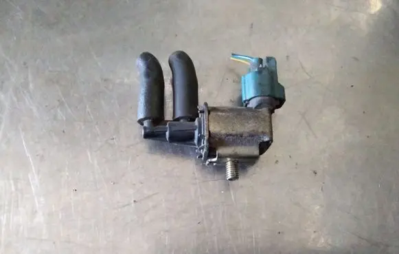 Subaru Legacy Turbo solenoid valve K5T48479