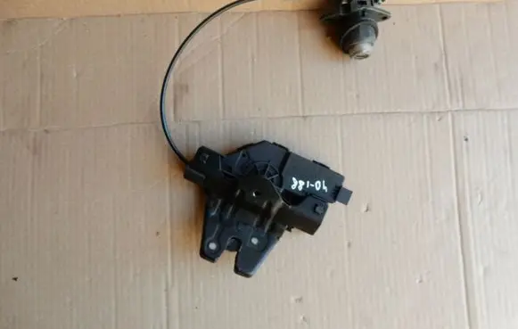 Tailgate opening switch