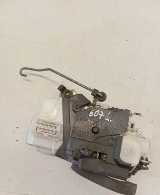 Peugeot 607 Front door lock