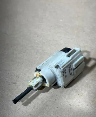 Volkswagen Transporter - Caravelle T5 Brake pedal sensor switch 8E0927189B 19322005