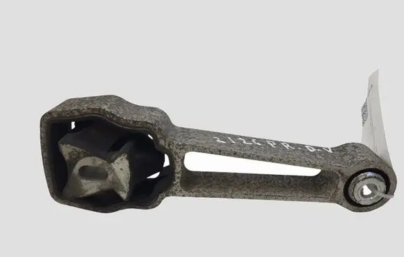 Volvo XC60 Engine mount bracket