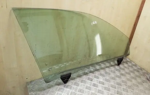 Seat Exeo (3R) Front door window glass four-door