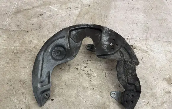 Peugeot 308 Front brake disc dust cover plate 9830991380