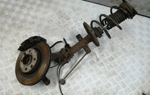 Renault Clio IV Front wheel hub spindle knuckle