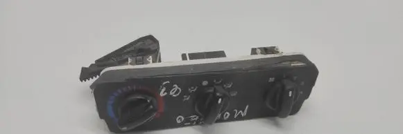 Ford Mondeo MK I Climate control unit 93BW18D