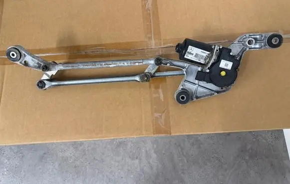 Mercedes-Benz Vito Viano W447 Front wiper linkage and motor