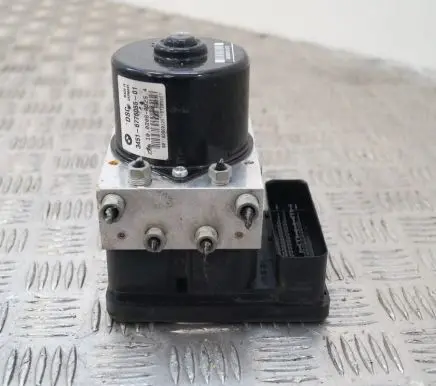 BMW 1 E81 E87 ABS Pump 67760556776056