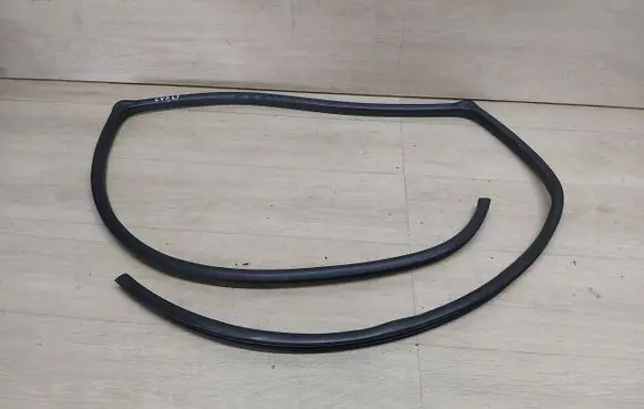 Toyota Corolla Verso E121 Rubber seal sliding door (on door) CVIIUSZCZELKALT