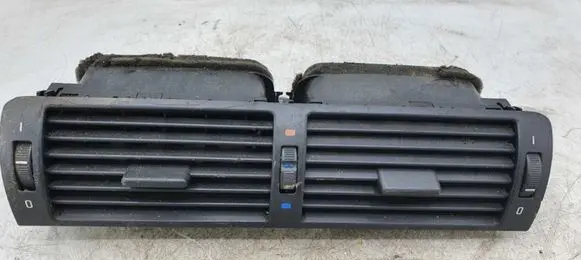 BMW 3 E46 Dash center air vent grill 335601 83911790 836400790E39