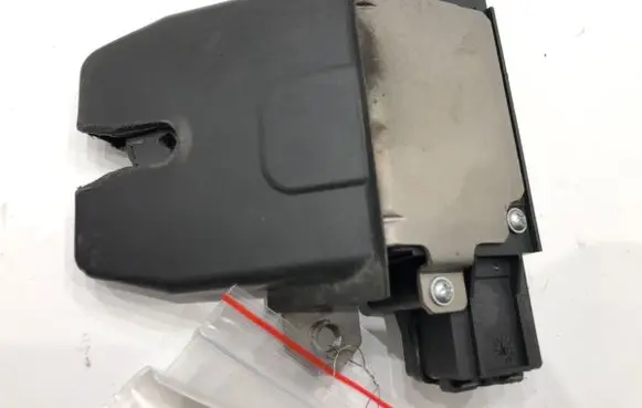 Ford Mondeo MK IV Tailgate exterior lock 3M51R442A66AR