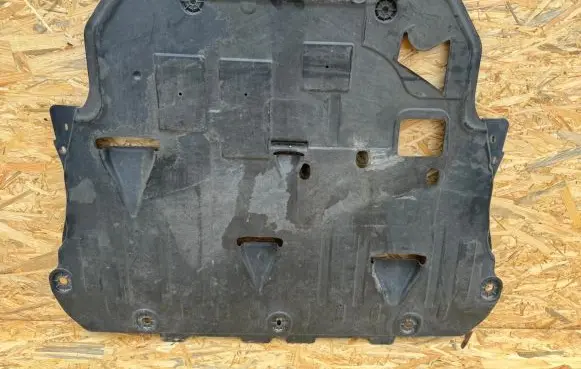 Volvo XC40 Engine splash shield/under tray 32226764