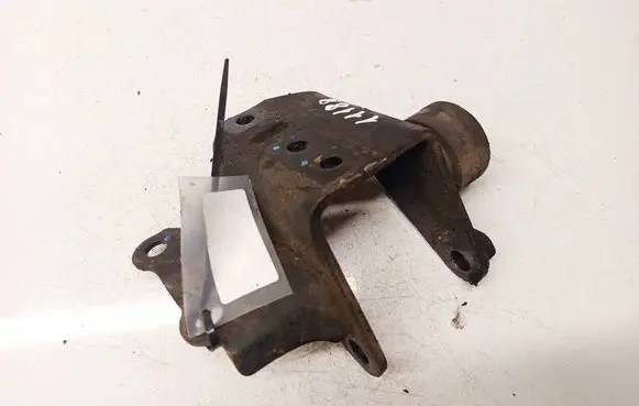 Toyota Corolla Verso AR10 Engine mounting bracket 