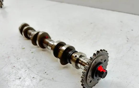 Jeep Cherokee III KJ Camshaft 2094