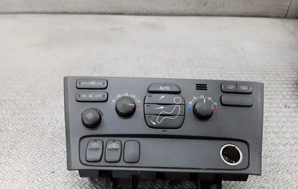 Volvo S60 Climate control unit 8682930