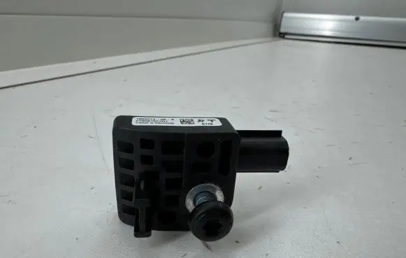 Tesla Model S Airbag deployment crash/impact sensor 100527400B 2700B76F2D7