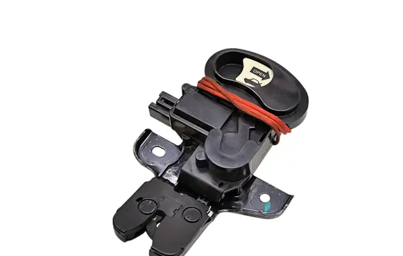 Alfa Romeo Giulia Tailgate/trunk/boot lock/catch/latch 13037075 7F23 3037075