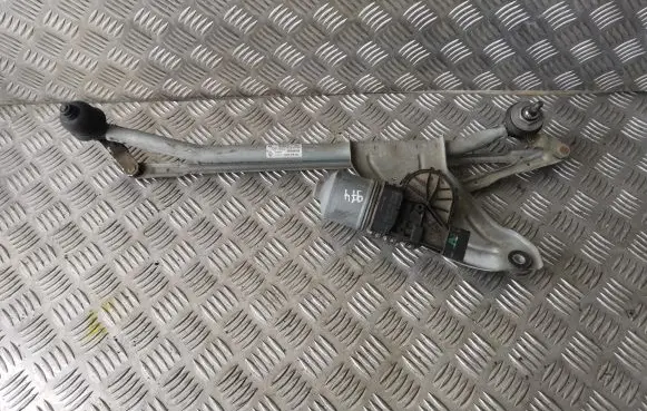 Dacia Sandero Front wiper linkage and motor 3397020879 0390241544 8200619512