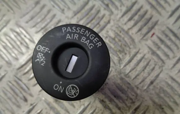 Nissan Pulsar Passenger airbag on/off switch 1AB18SD 14818SD