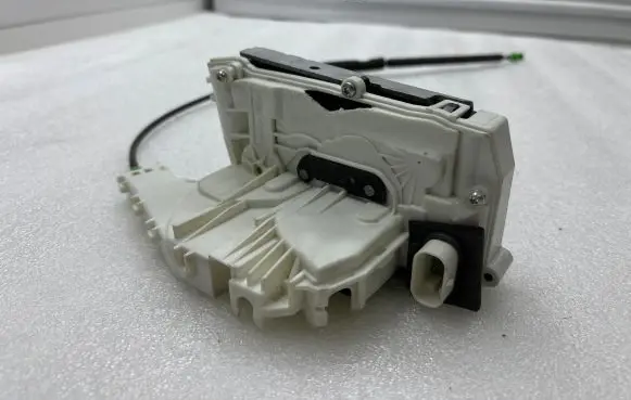 Tesla Model Y Front door lock 150067300B AP123133B05691
