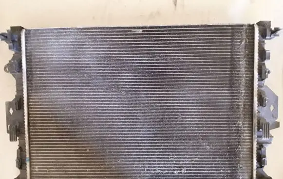 Land Rover Evoque I Coolant radiator 989721G