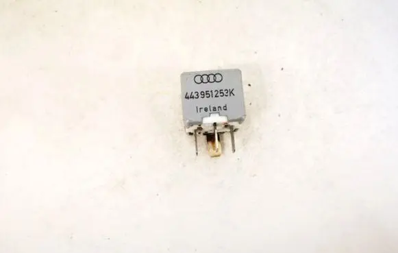 Volkswagen PASSAT B5 Other relay 443951253k 899512000