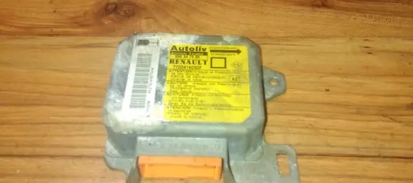 Renault Megane I Airbag control unit/module 7700414090f