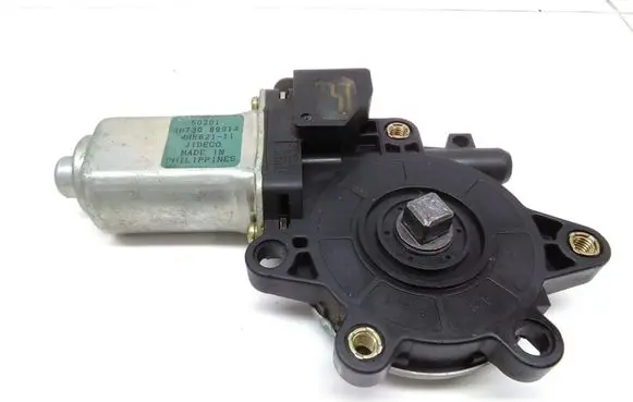 Nissan X-Trail T30 Rear door window regulator motor 50201 8073089913 MMR62111