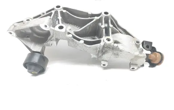 Nissan X-Trail T32 Generator/alternator bracket 117103703R