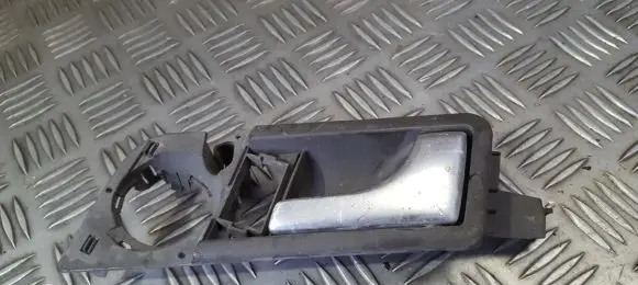 Audi A2 Front door interior handle 8z0837020c e040313522