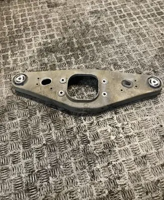 Mercedes-Benz E W211 Rear differential/diff mount bracket 2303521806 A2303521806
