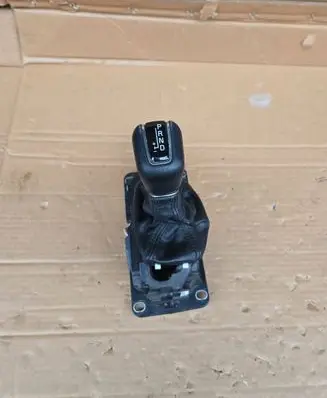 Volvo S90, V90 Gear shifter/selector 31437769