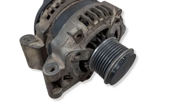 Toyota Corolla Verso AR10 Generator/alternator 