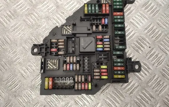 BMW 5 GT F07 Fuse module 9234423