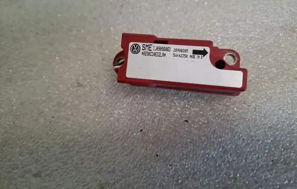 Volkswagen Golf IV Airbag deployment crash/impact sensor 1J0909606D