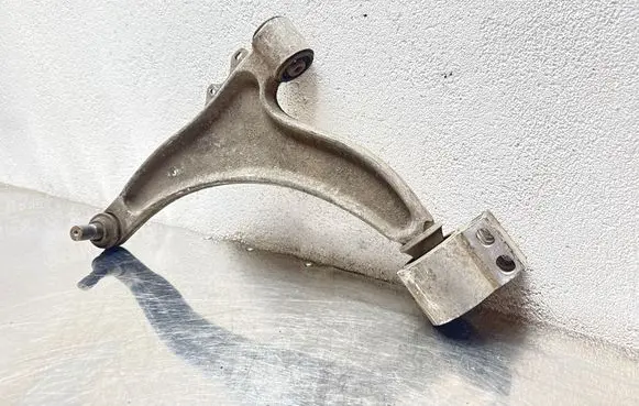 Opel Insignia A Front lower control arm/wishbone 0131221