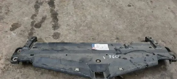 Radiator mount bracket