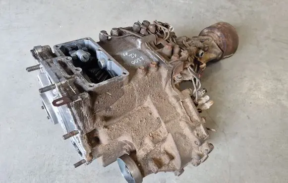 Mitsubishi L200 Gearbox transfer box case 