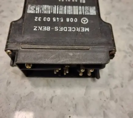 Mercedes-Benz Vito Viano W638 Glow plug pre-heat relay 0085450032