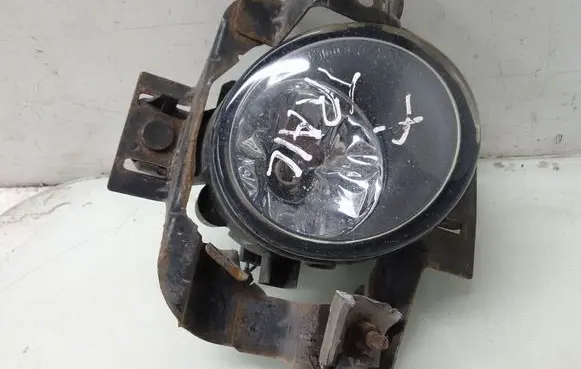 Nissan X-Trail T30 Front fog light 89210438