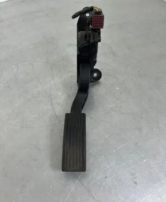 Hyundai i20 (GB IB) Accelerator throttle pedal B9010