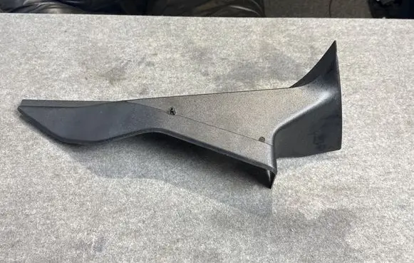 BMW 4 G22 G23 G24 G26 Centre console side trim rear 7489847 24225110
